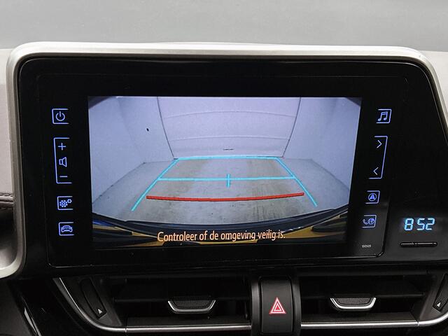 Toyota C-HR 1.2 Executive | Dealer onderhouden | Navigatie | Cruise Control Adaptive | Parkeersensoren voor+achter met assistent | Stoelverwarming | Climate Control | Achteruitrijcamera |