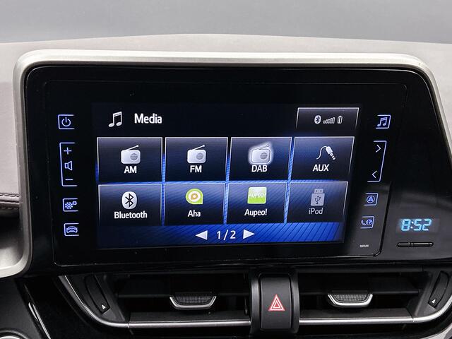 Toyota C-HR 1.2 Executive | Dealer onderhouden | Navigatie | Cruise Control Adaptive | Parkeersensoren voor+achter met assistent | Stoelverwarming | Climate Control | Achteruitrijcamera |
