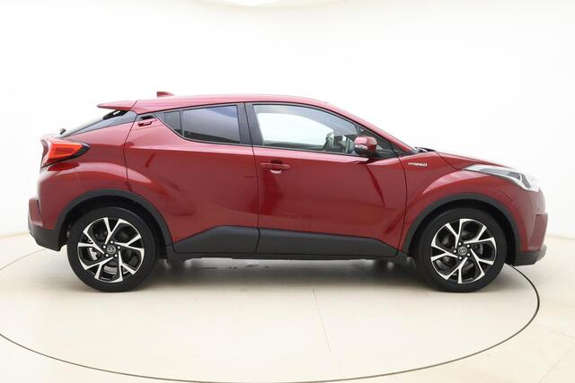 Toyota C-HR 1.8 Hybrid Dynamic | Trekhaak | Automatische airco | Cruise control adaptief | Stoelverwarming | Keyless entry | Navigatie full map