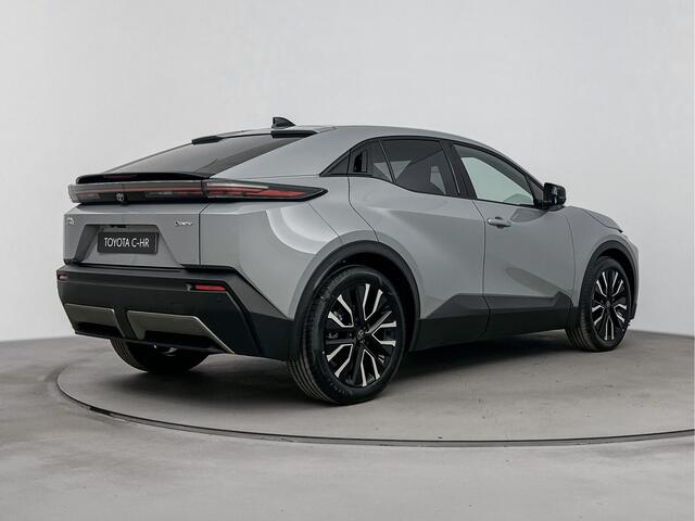 Toyota C-HR First Edition 77 kWh | Apple Carplay & Android Auto | Parkeercamera | Onderweg-naar-dealer*