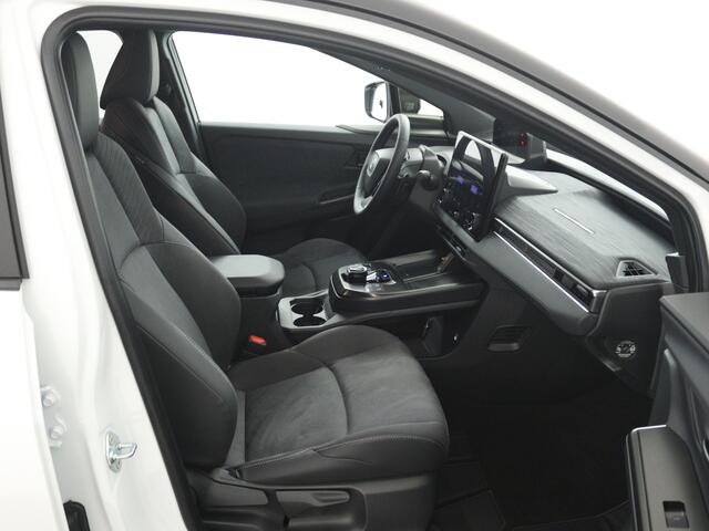 Toyota C-HR Executive AWD 77 kWh | Navigatie | PDC | Demo Sander niet adverteren