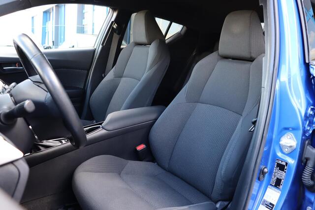 Toyota C-HR 1.8 Hybrid Bi-Tone Plus, Trekhaak, 1e eigenaar , Parkeersensoren