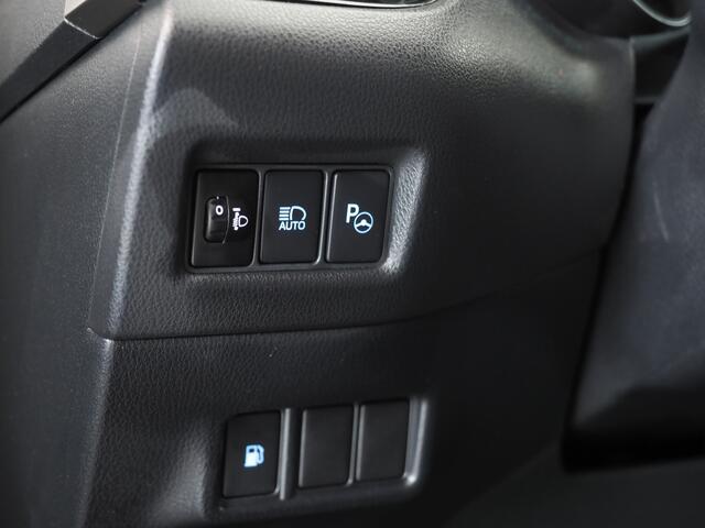 Toyota C-HR 1.8 Hybrid Style | Dodehoekdetectie | JBL Audio | Stoelverwarming | Navigatie | DAB | Bluetooth | Pre-Collision-System | Lane Assist | Parkeer Assistent