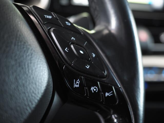 Toyota C-HR 1.8 Hybrid Style | Dodehoekdetectie | JBL Audio | Stoelverwarming | Navigatie | DAB | Bluetooth | Pre-Collision-System | Lane Assist | Parkeer Assistent