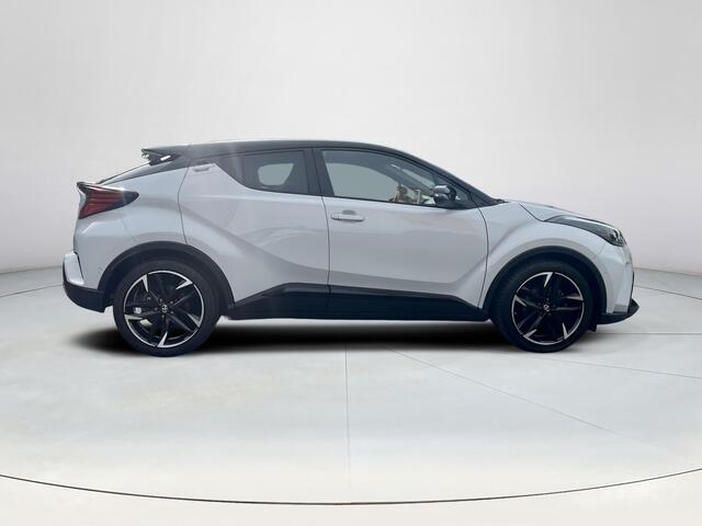 Toyota C-HR 1.8 Hybrid GR-Sport | Trekhaak | Stoel- + stuurverwarming | Carplay | Dode hoek waarschuwing |