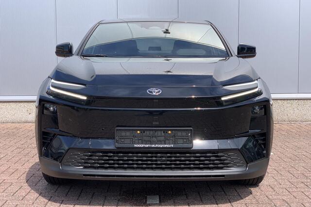 Toyota C-HR First Edition 77 kWh / Direct leverbaar! / Nu €3.000 inruilpremie!