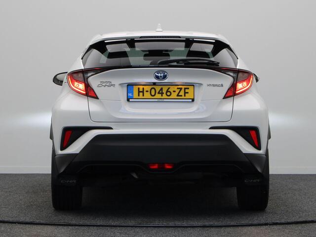 Toyota C-HR 1.8 Hybrid Dynamic | Automaat | All season | LED | Active cruise control | achteruitrij camera |