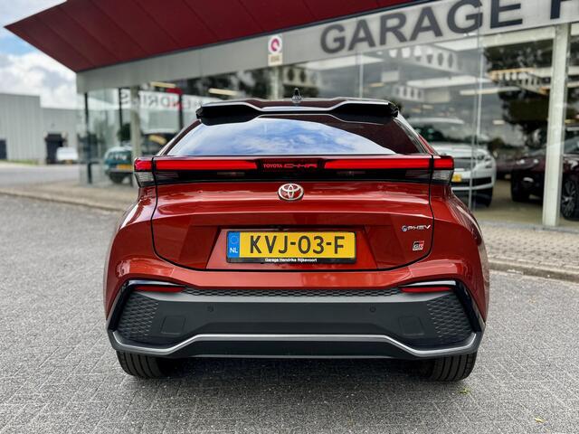 Toyota C-HR 2.0 Plug-in Hybrid 220 GR SPORT | Digitale Binnenspiegel | Dode Hoek Detectie | HUD | Adaptive CC | GR stoelen | Smart Phone Entry | Camera |