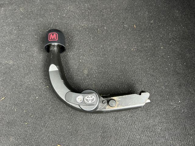 Toyota C-HR 1.8 Hybrid Dynamic ADAPT CRUISE TREKHAAK CAMERA NAVI ECC LMV