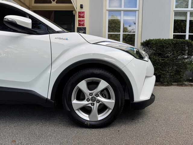 Toyota C-HR 1.8 Hybrid Dynamic, Dealer onderhouden