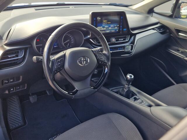 Toyota C-HR 1.2 Dynamic Trekhaak - NL Auto - All Season Banden