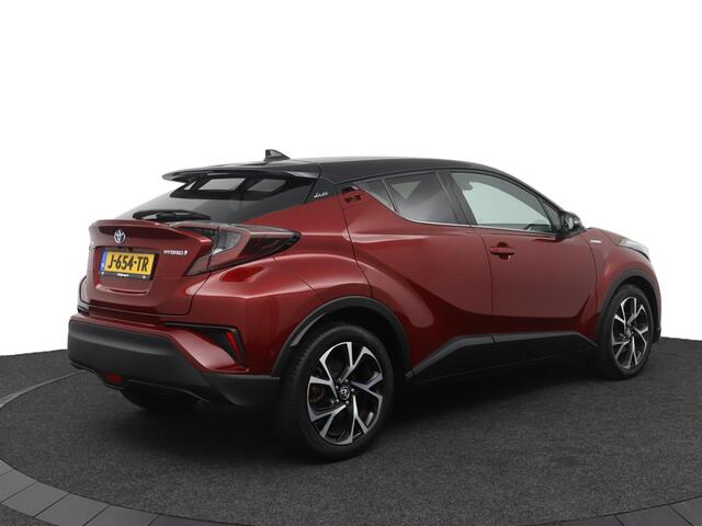 Toyota C-HR 1.8 Hybrid Dynamic Sport | Stuur en stoelverwarming | Lederen bekleding | Parkeersensoren |
