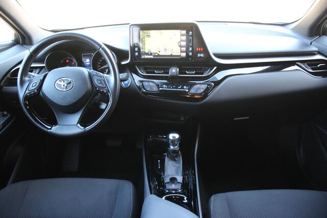 Toyota C-HR 1.8 Hybrid Dynamic Automaat | Trekhaak | Clima | Stoelverwarming | Navi |