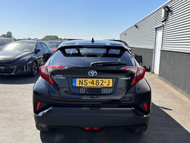Toyota C-HR 1.8 Hybrid Executive Automaat Stoelverwarming, Nieuw geleverd, Dealeronderhouden, Navigatie, Parkeersensoren, Adaptieve cruise control, Achteruitrijcamera, Smart Key