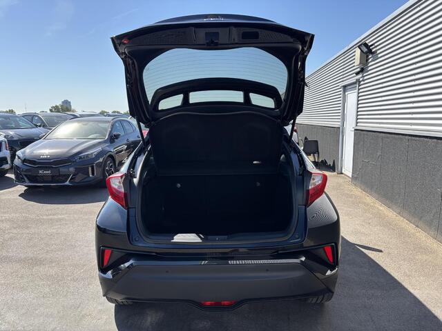 Toyota C-HR 1.8 Hybrid Executive Automaat Stoelverwarming, Nieuw geleverd, Dealeronderhouden, Navigatie, Parkeersensoren, Adaptieve cruise control, Achteruitrijcamera, Smart Key