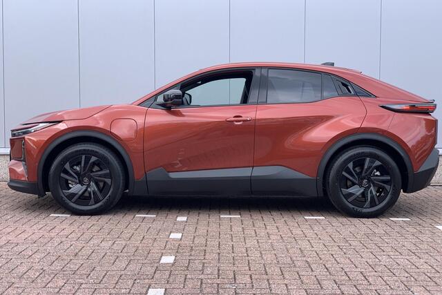 Toyota C-HR First Edition 77 kWh / Stoel- en stuurverwarming / Apple Carplay / Android Auto / Climate Control