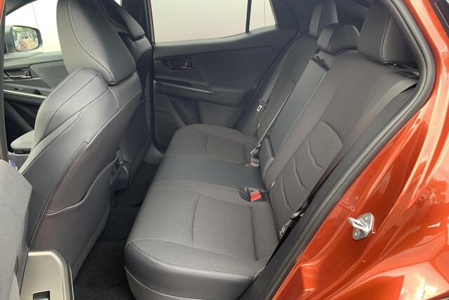 Toyota C-HR First Edition 77 kWh / Stoel- en stuurverwarming / Apple Carplay / Android Auto / Climate Control