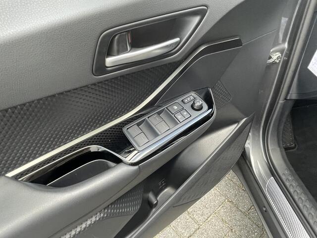 Toyota C-HR 2.0 Hybrid Dynamic , parkeersensoren rondom, Dode hoek detectie, Org NL en 1e Eigenaar
