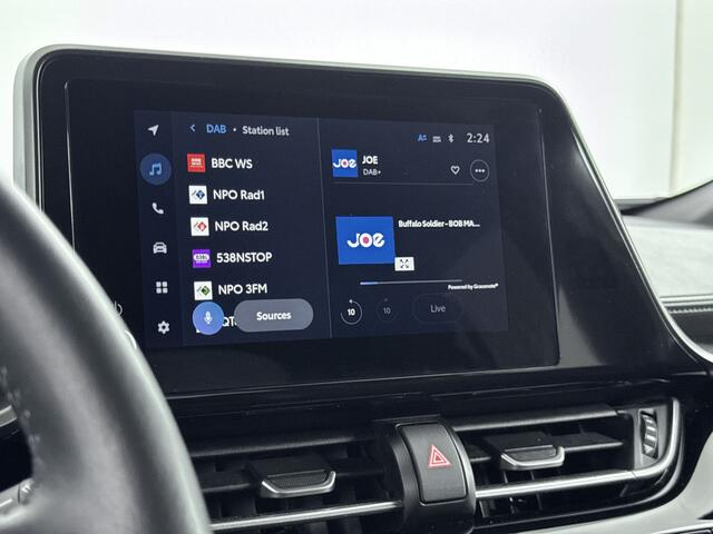 Toyota C-HR 1.8 Hybrid Style | Half Leder/Alcantara bekleding | Elektrisch verstelbare stoel | Stoel+stuurverwarming | Navigatie | Apple CarPlay/Android Auto | Cruise Control Adaptive | Trekhaak afneembaar |