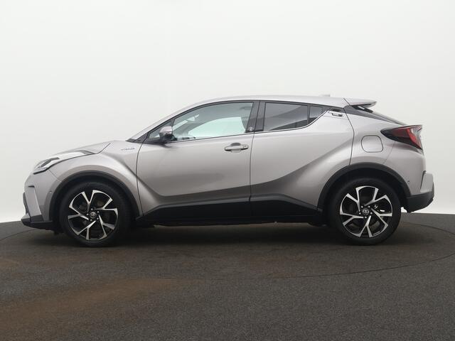 Toyota C-HR 1.8 Hybrid Dynamic+ Limited | Parkeersensoren | Stoel en stuurwiel verwarmd | LM velgen | Cruise Control Adaptief | Climate Control | Camera |