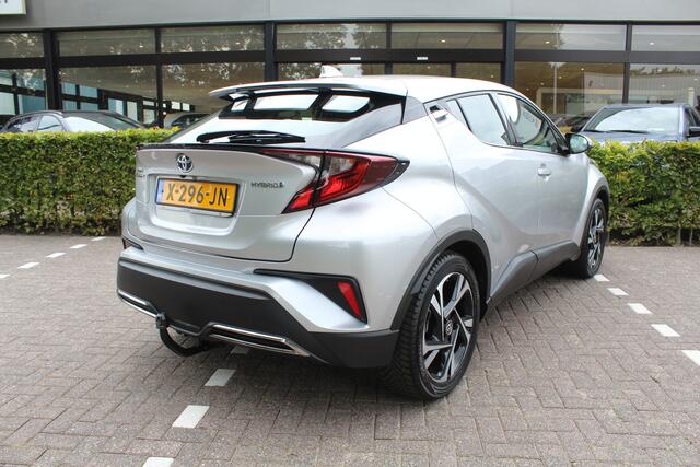 Toyota C-HR 2.0 Hybrid 184pk Dynamic | Rijklaar | Trekhaak | Blind Spot | Sensoren v+a | Apple/Android | LED | Keyless | Dealer onderhouden | NL-auto