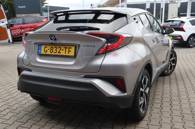 Toyota C-HR 1.8 Hybrid Style Ultimate Blindspot | Stoel en stuurverwarming | All seasons