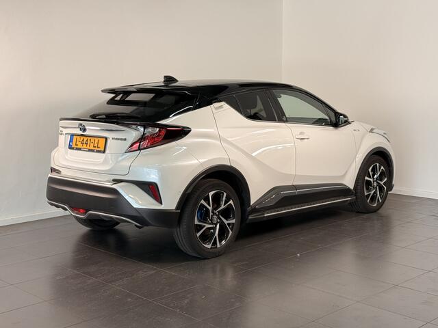 Toyota C-HR 1.8 Hybrid First Edition | Bi-Tone | Dodehoekdetectie | Apple Carplay |