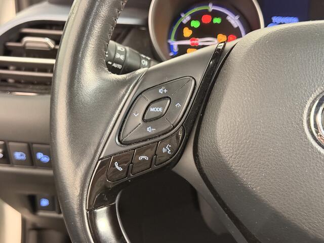 Toyota C-HR 1.8 Hybrid First Edition | Bi-Tone | Dodehoekdetectie | Apple Carplay |