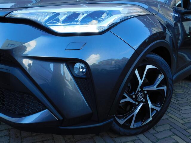 Toyota C-HR 1.8 Hybrid Active Winter Pack | PDC | 18" velgen