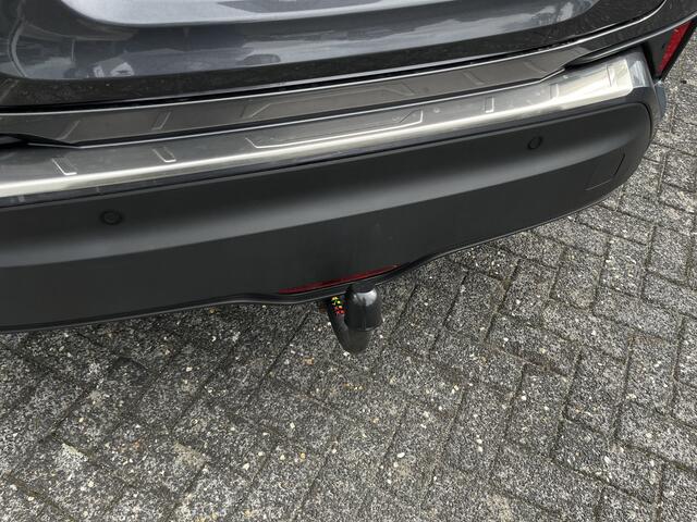 Toyota C-HR 1.8 Hybrid First Edition Automaat | Afn. trekhaak | Dodehoek | Camera | Carplay/Android Auto | Keyless | etc. etc.