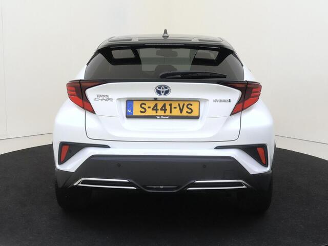 Toyota C-HR 2.0 Hybrid Executive AUTOMAAT | airco automatisch | Apple Carplay/Android | bots herkenning en activatie | cruise control adaptief | dodehoek detectie | full-LED koplampen | lederen bekleding | lichtmetalen velgen 18" | navigatiesysteem full map |