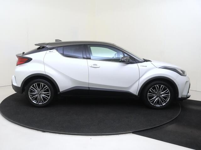 Toyota C-HR 2.0 Hybrid Executive AUTOMAAT | airco automatisch | Apple Carplay/Android | bots herkenning en activatie | cruise control adaptief | dodehoek detectie | full-LED koplampen | lederen bekleding | lichtmetalen velgen 18" | navigatiesysteem full map |
