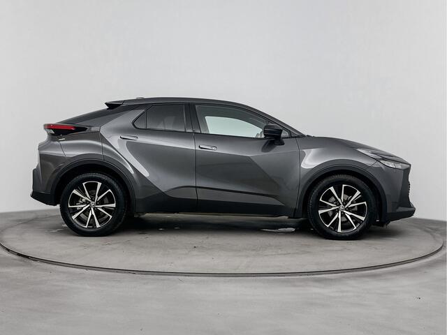 Toyota C-HR 1.8 Hybrid 140 First Edition | Voorruit-Stuur-Stoelverwarming | Blindspot | Parkeersensoren V+A |