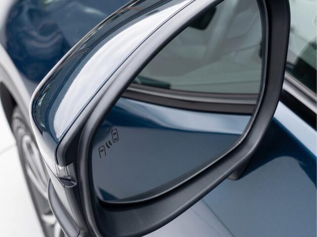 Toyota C-HR 1.8 Hybrid 140 Teamplayer Bi-Tone | Stuurwiel Verwarmd | Dodehoekdetectie | Stoelverwarming | Achteruitrijcamera | DAB | Adaptive Cruise Control