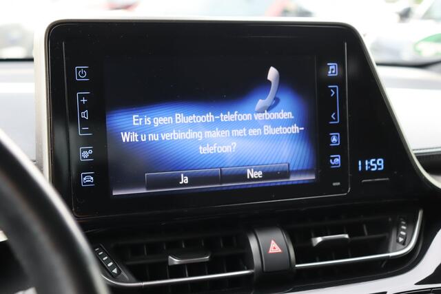 Toyota C-HR 1.8 Hybrid Executive Limited BSM, Stoelverwarming, Trekhaak, Stuurverwarming, Parkeersensoren.