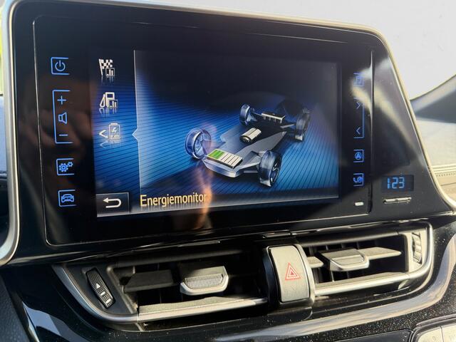 Toyota C-HR 1.8 Hybrid Dynamic Aut- Camera, Navigatie, Stoelverwarming, Trekhaak, Privacy Glass