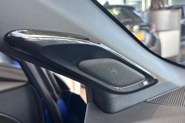 Toyota C-HR 1.8 Hybrid First Edition, JBL,BSM, Apple Carplay Android Auto, Parkeersensoren, Navi, Stoelverwarming.