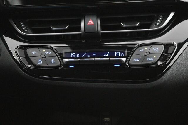 Toyota C-HR 1.2 Dynamic | Climate control | Cruise control | Parkeercamera | Trekhaak |