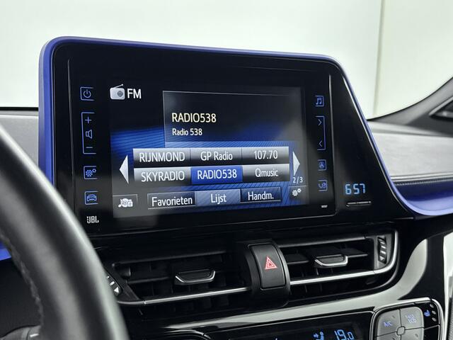 Toyota C-HR 1.8 Hybrid Bi-Tone Plus | JBL Audio | Parkeersensoren | Navigatie |