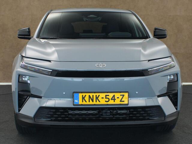 Toyota C-HR First Edition 77 kWh - ORIGINEEL NEDERLANDSE AUTO - DEMO VOERTUIG! - ELEKTRISCHE ACHTERKLEP - DODEHOEKDETECTIE - STOEL/STUURVERWARMING - KEYLESS ENTRY/START - NAVIGATIESYSTEEM FULL-MAP - CLIMATE CONTROL - ADAPTIEVE CRUISE CONTROL - PARKEERSENSOREN VOOR EN ACHTER - 2X DRAADLOZE TELEFOONLADER