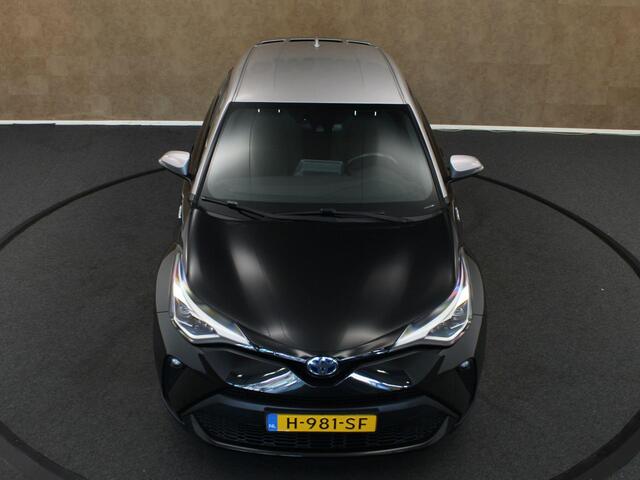 Toyota C-HR 2.0 Hybrid First Edition - ORIGINEEL NEDERLANDSE AUTO - DEALER ONDERHOUDEN - PARKEERSENSOREN VOOR EN ACHTER - DODEHOEK DETECTIE - JBL GELUIDINSTALLATIE - STOELVERWARMING - KEYLESS ENTRY & START - APPLE CARPLAY/ANDROID AUTO