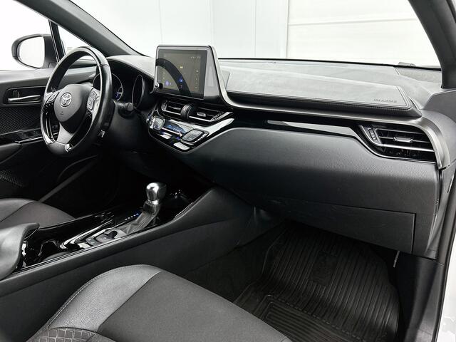 Toyota C-HR 1.8 Hybrid Style | Navigatie | Apple CarPlay/Android Auto | Stoel+stuurverwarming | Parkeersensoren voor+achter | Climate Control | Achteruitrijcamera |