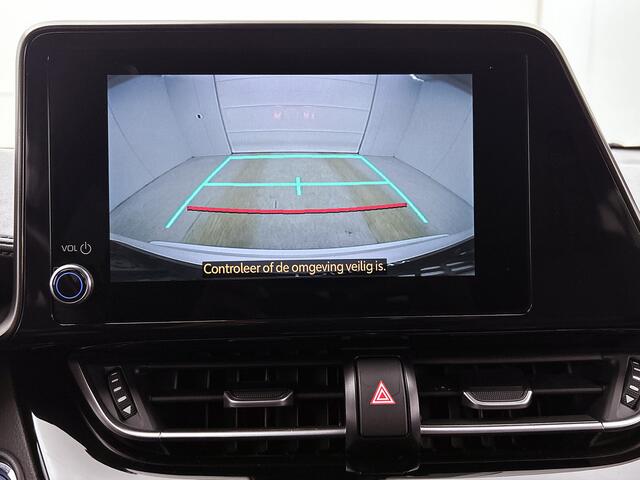 Toyota C-HR 1.8 Hybrid Style | Navigatie | Apple CarPlay/Android Auto | Stoel+stuurverwarming | Parkeersensoren voor+achter | Climate Control | Achteruitrijcamera |