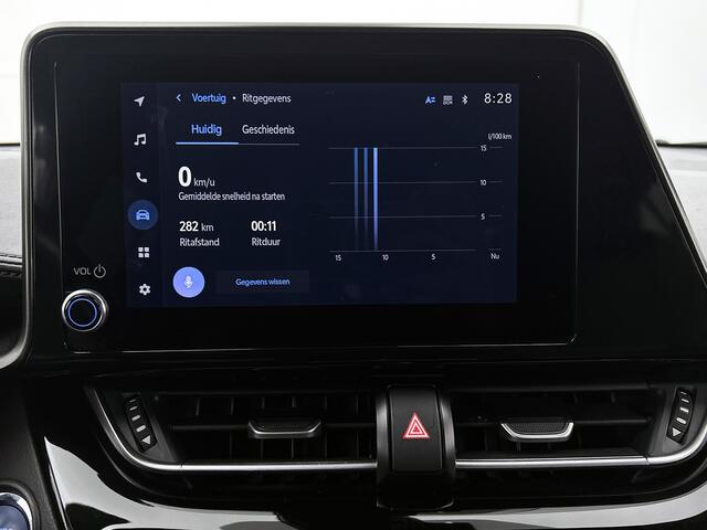 Toyota C-HR 1.8 Hybrid Style | Navigatie | Apple CarPlay/Android Auto | Stoel+stuurverwarming | Parkeersensoren voor+achter | Climate Control | Achteruitrijcamera |