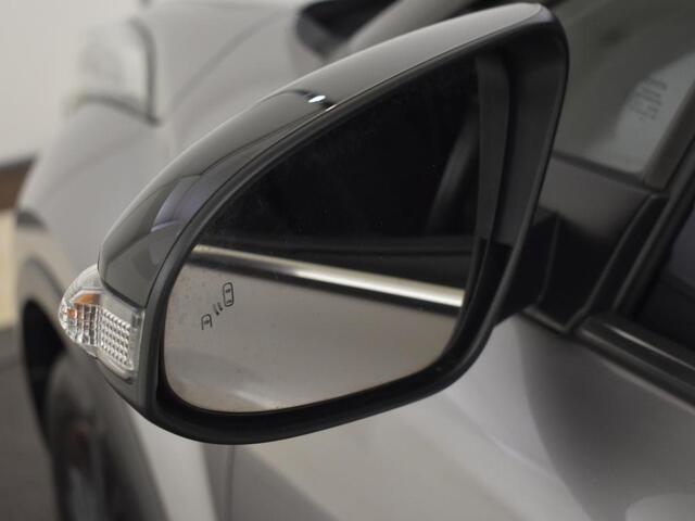 Toyota C-HR 1.8 Hybrid Bi-Tone | Trekhaak | Blindspot | JBL