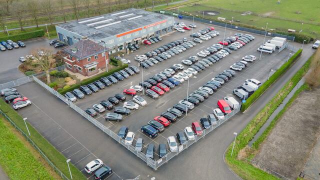 Toyota C-HR 2.0 Plug-in Hybrid 220 Business – foto 3