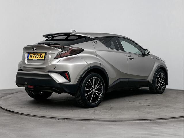 Toyota C-HR 1.8 Hybrid Executive Limited | Navi | Stoelverwarming | Parkeersensoren V+A | Automatisch Inparkeren | 18'' Lichtmetalen Velgen | – foto 2