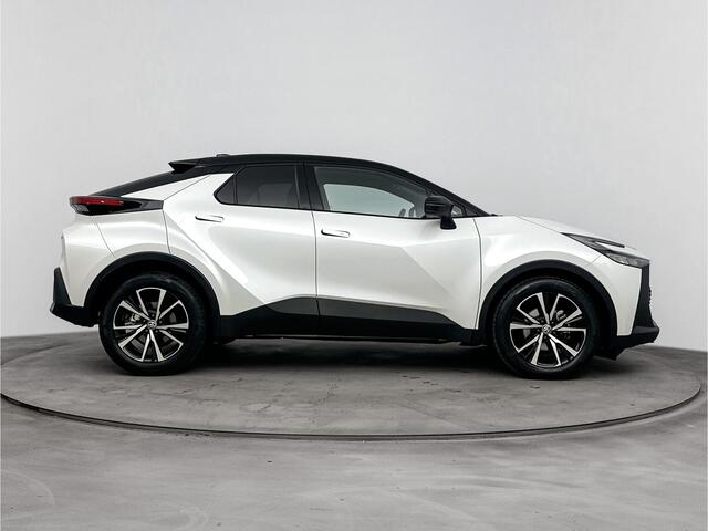 Toyota C-HR 1.8 Hybrid 140 Dynamic | 18'' Lichtmetalen velgen | Apple Carplay / Android Auto | Parkeercamera | Aangemeld Leseman 19-9 terug 1-10 – foto 10