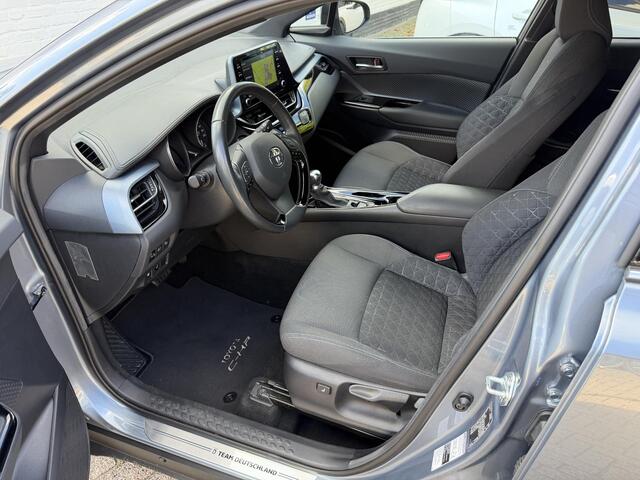 Toyota C-HR 1.8 Hybrid Dynamic Limited | Afneembare trekhaak | All Season banden | Stoel & Stuurverwarming | Dodehoek detectie | Adaptieve Cruise Control | LED | Navigatie | Apple Carplay. – foto 9
