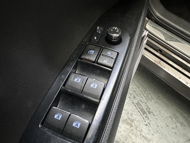 Toyota CAMRY 2.5 Hybrid Executive 1e eigenaar, slechts 26000km, zeer luxe en nette auto